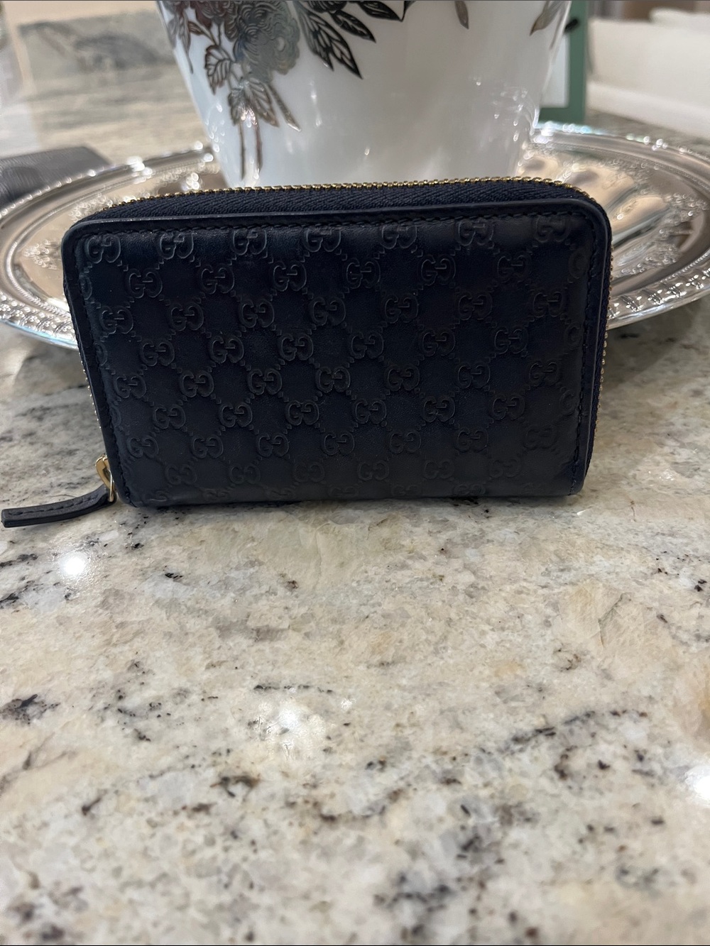 Gucci Dark Navy Blue Embossed GG Zip Wallet with Gold Zipper - Picture 6 of 10